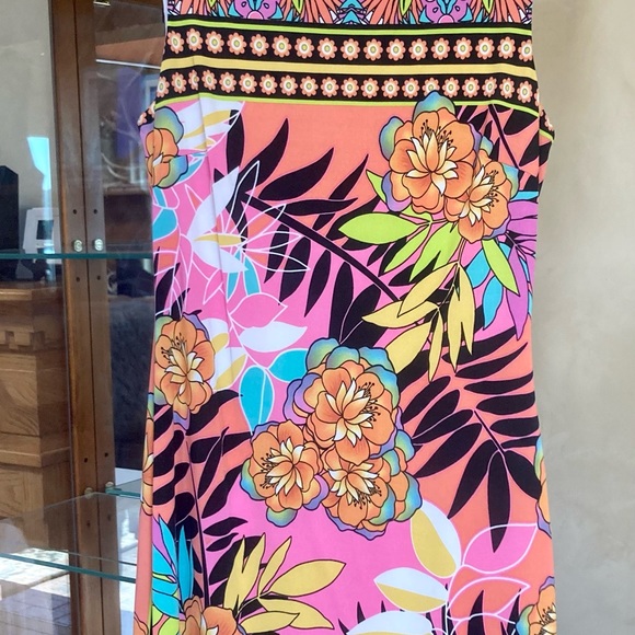 Cache poly spandex shift. Just pull it over your head and go! - Picture 1 of 6